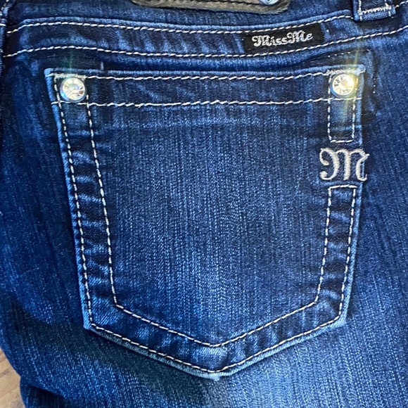 Miss Me signature ankle Skinny Jeans with Embellishments - Picture 5 of 7